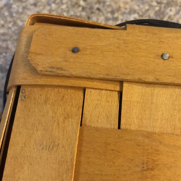 Longaberger Bread Basket w/ Green and White Liner, Wood Divider - Picture 10 of 16